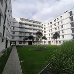 Z Parkingiem, Obok Metra. Apartman *