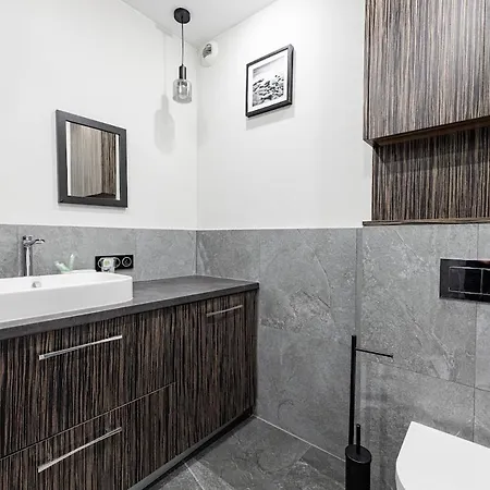 Z Parkingiem, Obok Metra. Appartement *