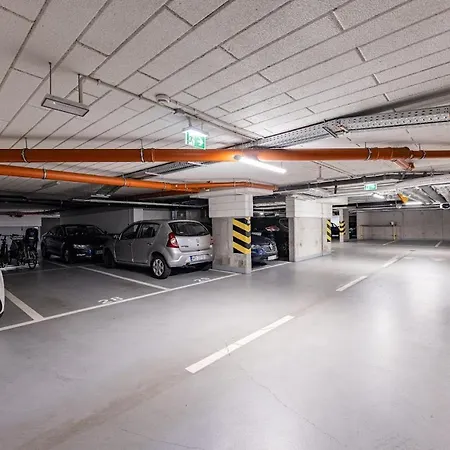 Apartmán Z Parkingiem, Obok Metra. *