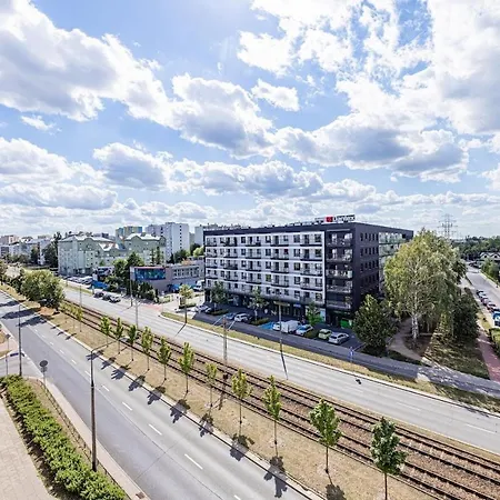 아파트 Z Parkingiem, Obok Metra.