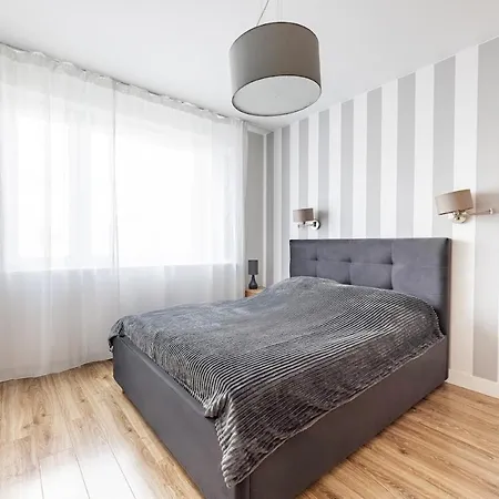Z Parkingiem, Obok Metra. Apartment *